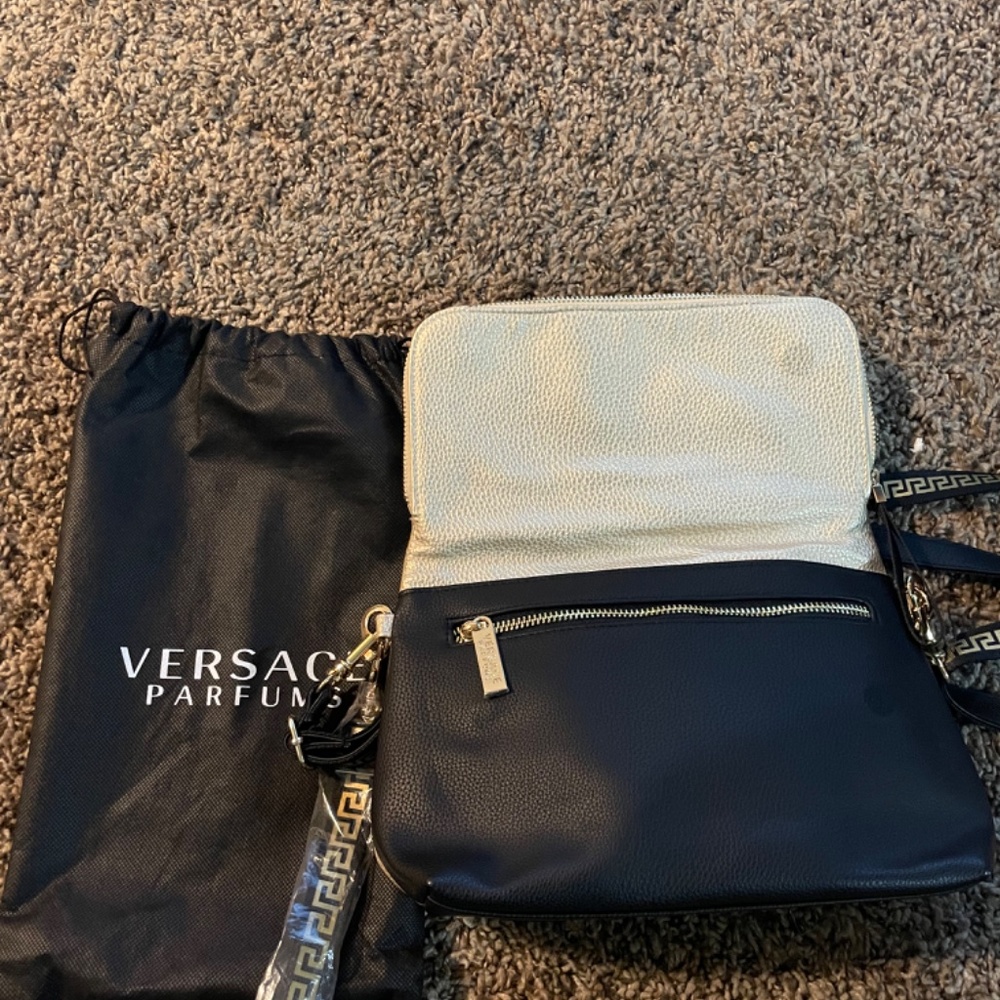 Versace parfums shoulder/crossbody black and gold bag💕 - Picture 5 of 5